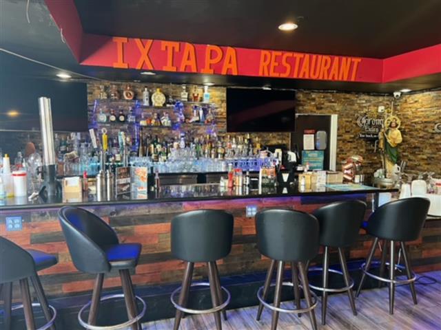 Ixtapa Restaurant image 4