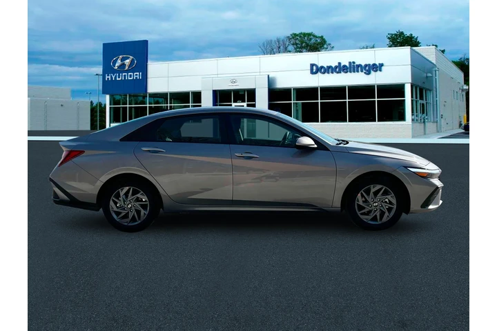$19990 : Hyundai ELANTRA 2024 SEL 4dr image 9