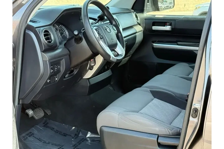 $36289 : Toyota Tundra 2017 4x4 SR5 4 image 7