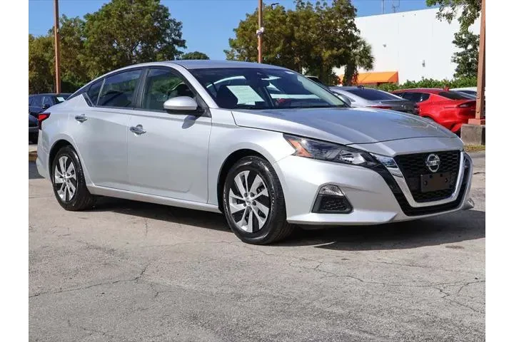 $16969 : Nissan Altima 2022 2.5 S 4dr image 2