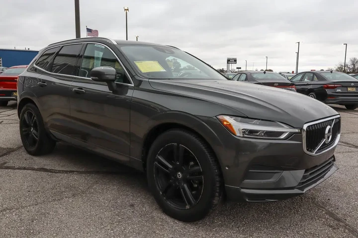 $17949 : 2019 XC60 T5 AWD Momentum image 3