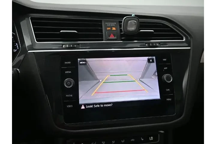 $12998 : Volkswagen Tiguan 2020 SE 4d image 3