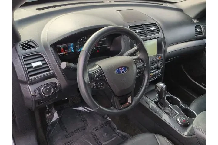 $16959 : Ford Explorer 2018 AWD XLT 4 image 10