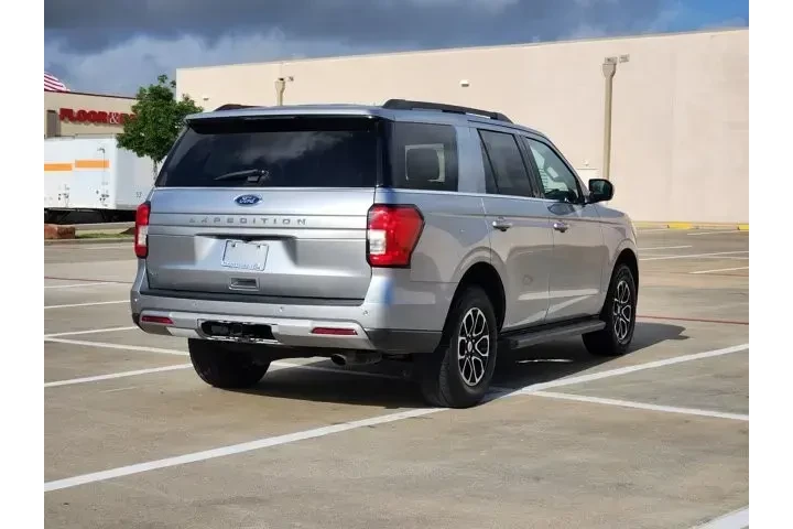 $39753 : Ford Expedition 2024 4x4 XLT image 5