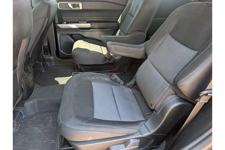 $31698 : Ford Explorer 2023 XLT 4dr S image 3