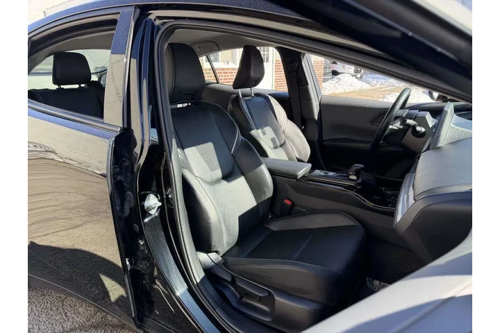 $29211 : Toyota Prius 2024 AWD XLE 4d image 9