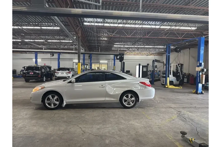 $1999 : Toyota Camry Solara 2006 SE image 10