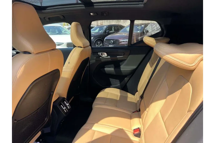 $26000 : Volvo XC40 2021 AWD T5 Inscr image 9