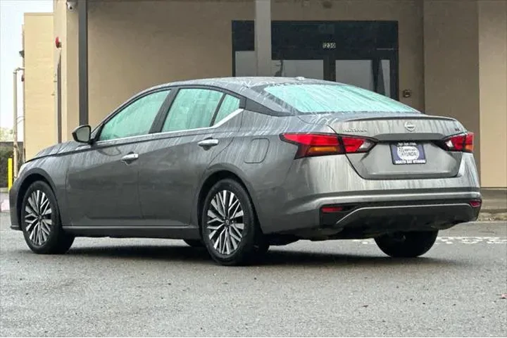 $18890 : Nissan Altima 2024 2.5 SV 4d image 6