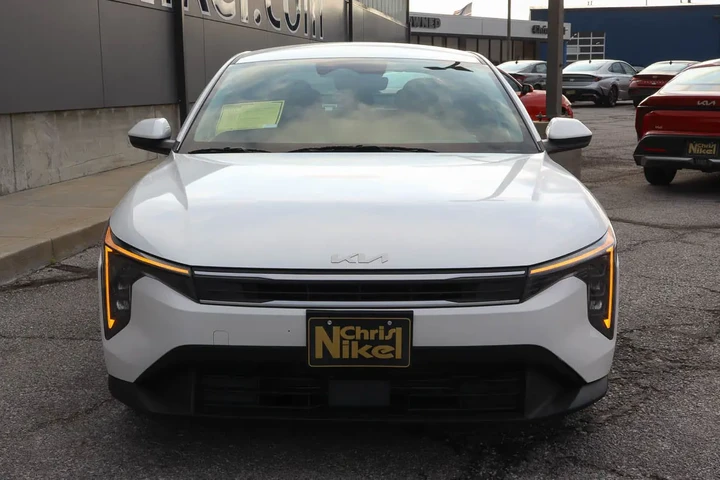 $20788 : 2025 K4 LXS FWD image 2