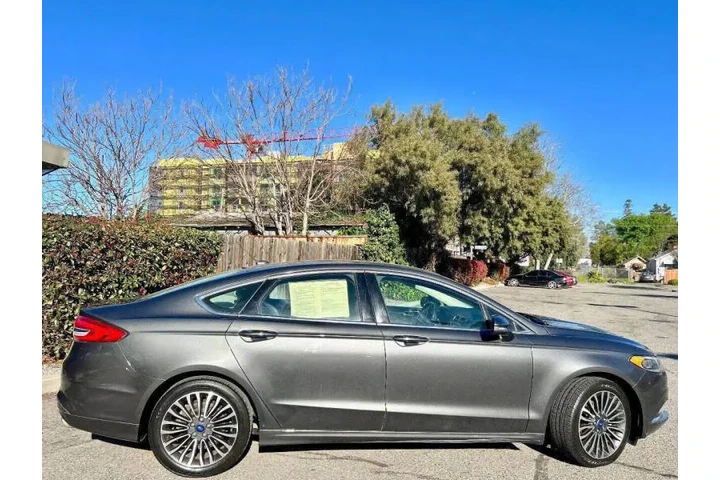 2017 Fusion SE image 5
