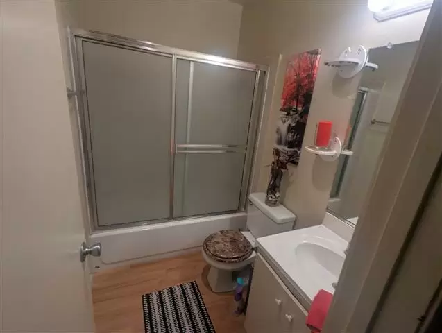 $850 : $850 /950en anaheim image 1