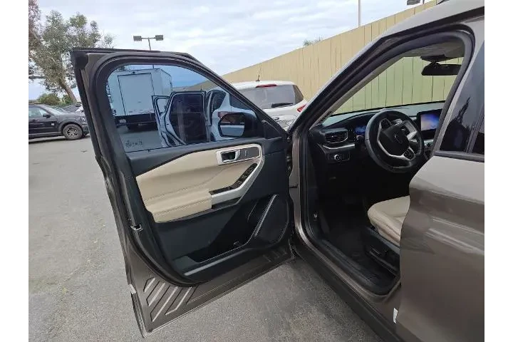 $22554 : Ford Explorer 2021 XLT 4dr S image 8