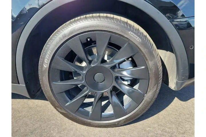 $32991 : Tesla Model Y 2022 AWD Long image 6