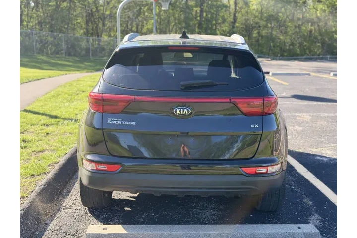 $8999 : 2017 Sportage EX image 8