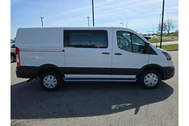 $31900 : Ford Transit 2024 250 3dr LW image 6