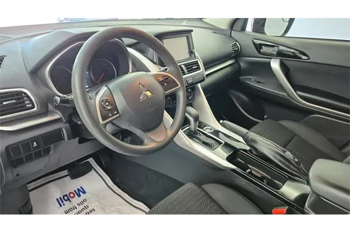 $11869 : Mitsubishi Eclipse Cross 201 image 9