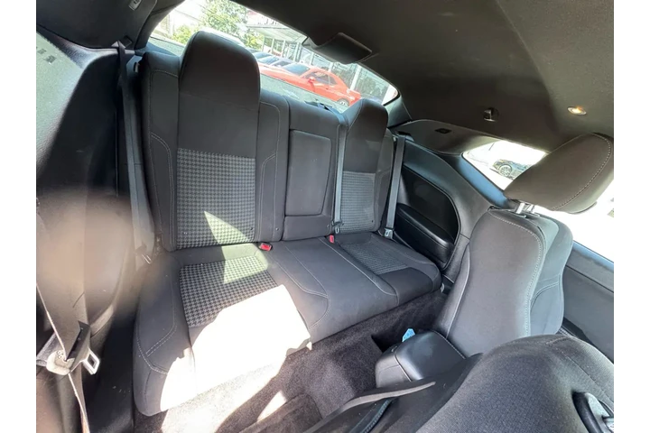 $17980 : 2019 Challenger SXT RWD image 9