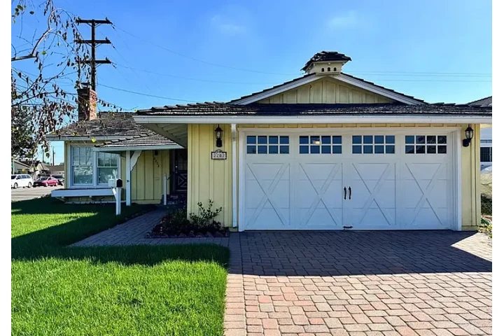 $2050 : READY FOR MOVE IN Torrance image 1