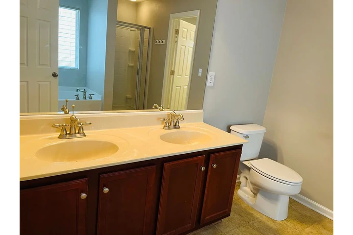 $1295 : CASA EN ALQUILER image 8