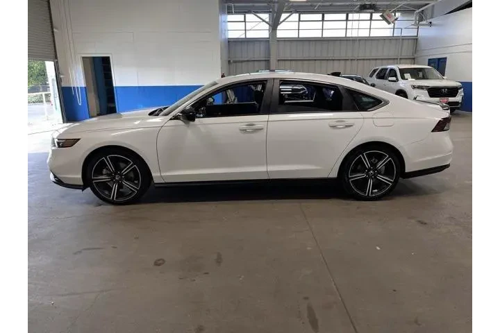 $20991 : Honda Accord Hybrid 2023 Spo image 6