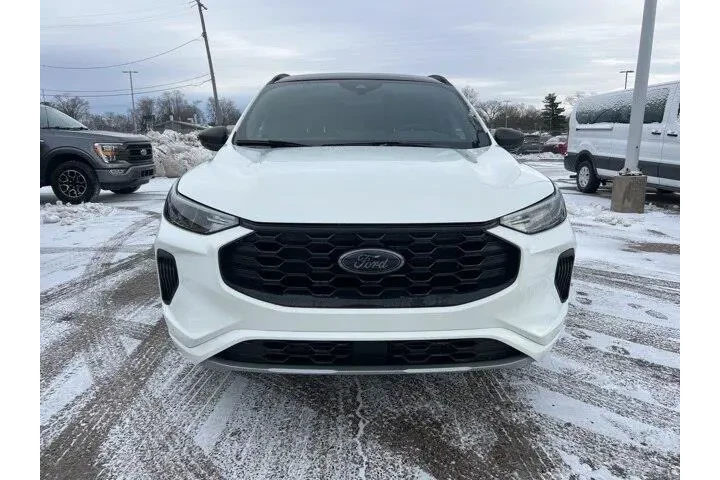 $23750 : Ford Escape 2024 AWD ST-Line image 2