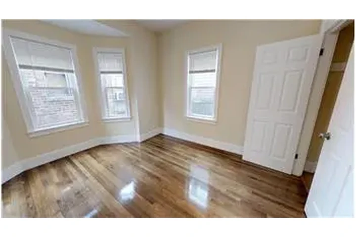 $3900 : Rental property with 2 bedro image 5