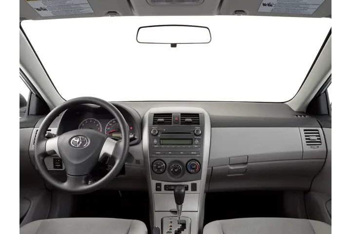 $13750 : 2013 Corolla LE image 5