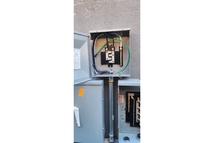 Técnico Electrecista image 5