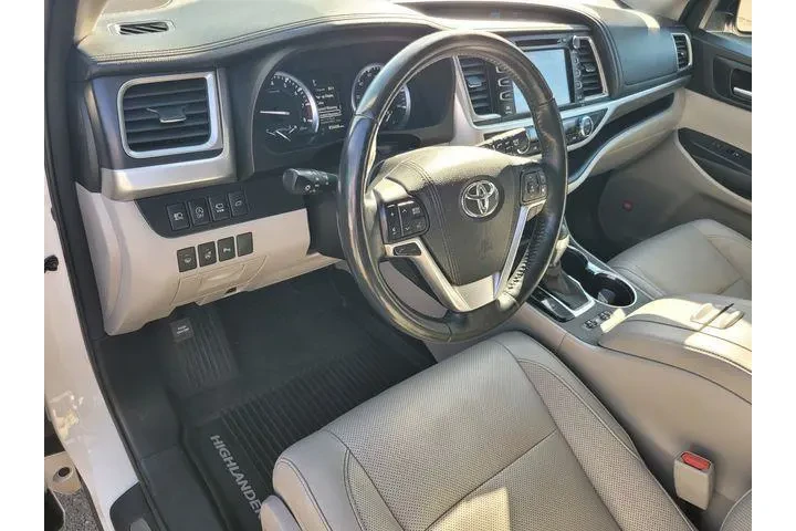 $24944 : Toyota Highlander 2017 AWD L image 9