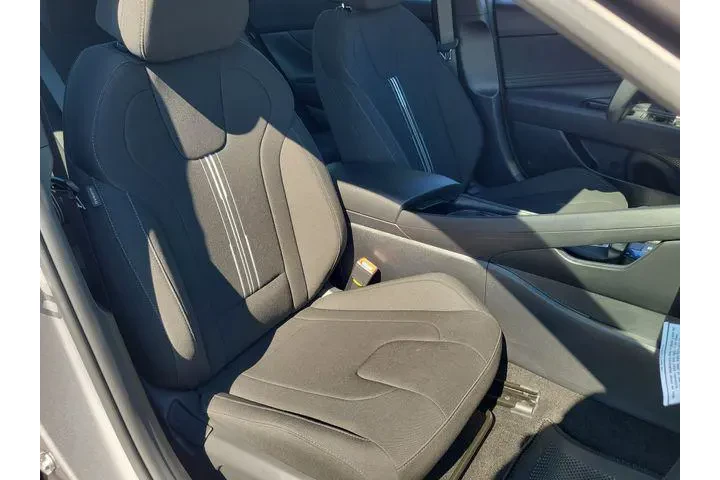 $26500 : Hyundai ELANTRA Hybrid 2026 image 3