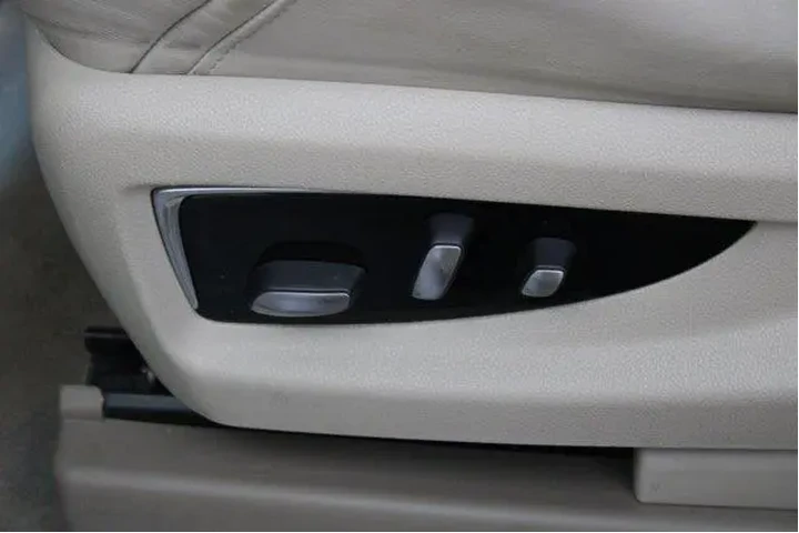 $32955 : Cadillac Escalade 2019 4x4 P image 8