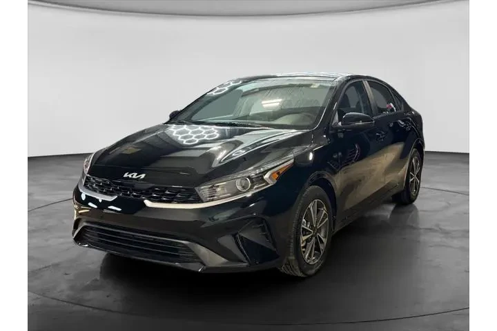 $18138 : Kia Forte 2023 LXS 4dr Sedan image 8