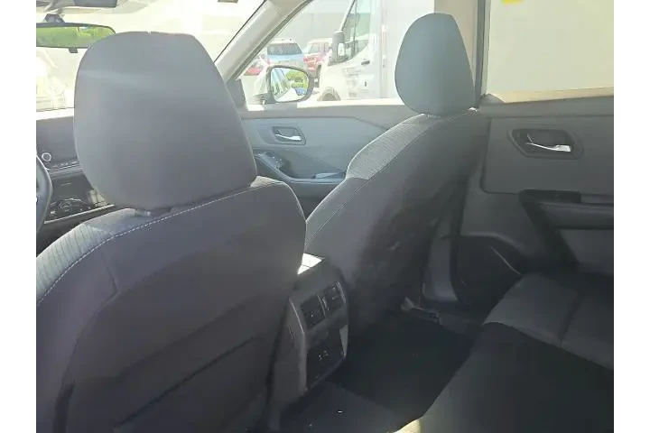 $18786 : Nissan Rogue 2022 SV 4dr Cro image 10