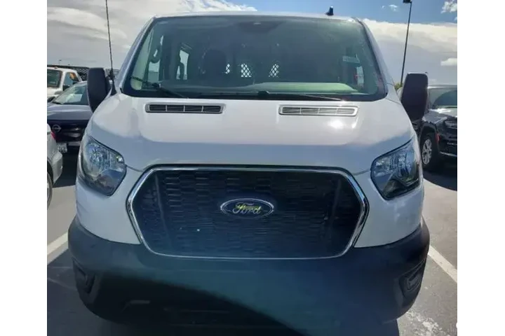 $33950 : Ford Transit 2024 250 3dr SW image 2