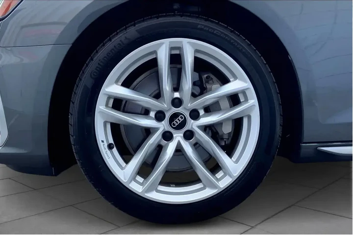 $31980 : Audi A4 2024 AWD quattro S l image 10