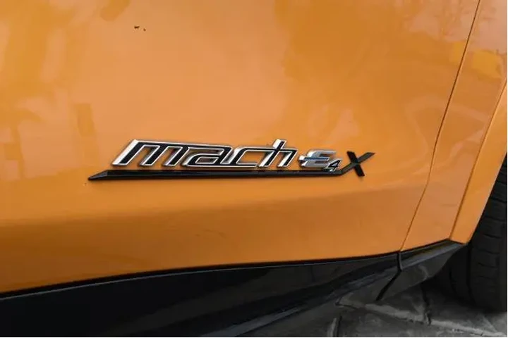 $35990 : Ford Mustang Mach-E 2023 AWD image 5
