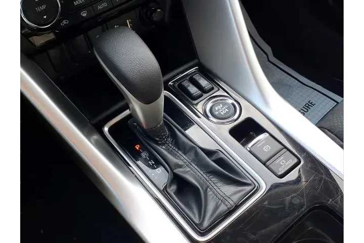 $22987 : Mitsubishi Eclipse Cross 202 image 8