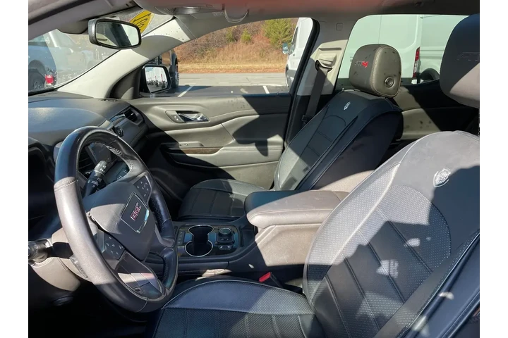 $26735 : GMC Acadia 2021 4x4 AT4 4dr image 9