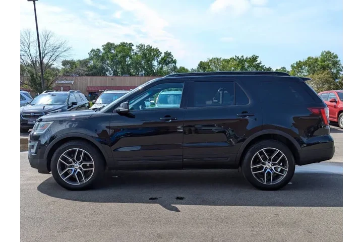 $14572 : 2016 Explorer Sport image 10