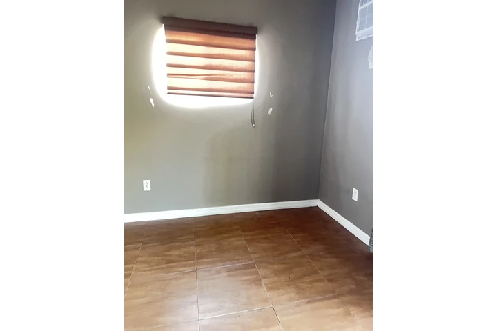 $900 : Cuarto de renta image 1
