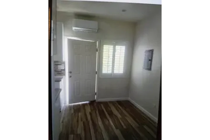 $1600 : ARLETA RENTO CASITA image 4