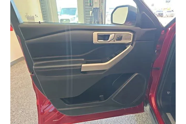 $28999 : Ford Explorer 2021 AWD Limit image 6