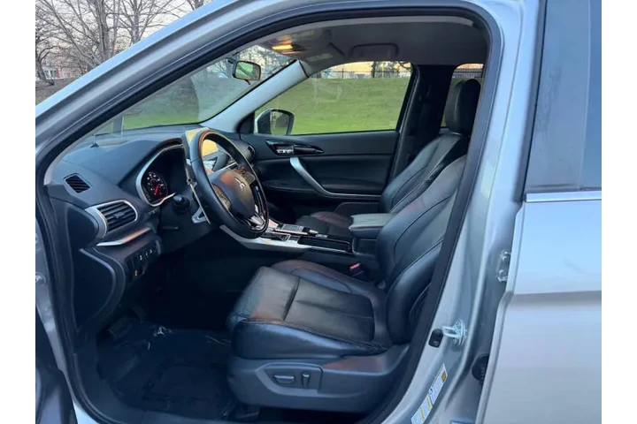 $13997 : 2018 Eclipse Cross SEL image 10