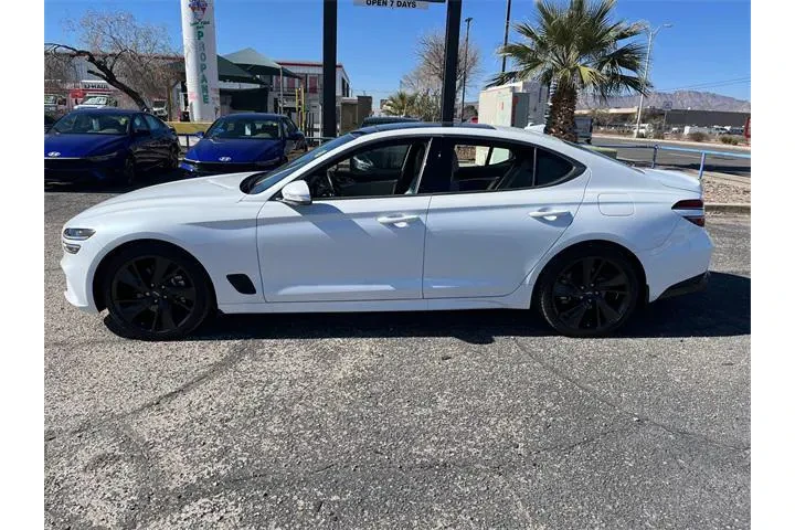 $33338 : Genesis G70 2023 AWD 2.0T 4d image 4