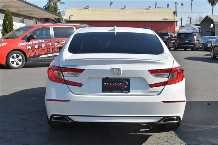 Accord Sedan Sport image 7