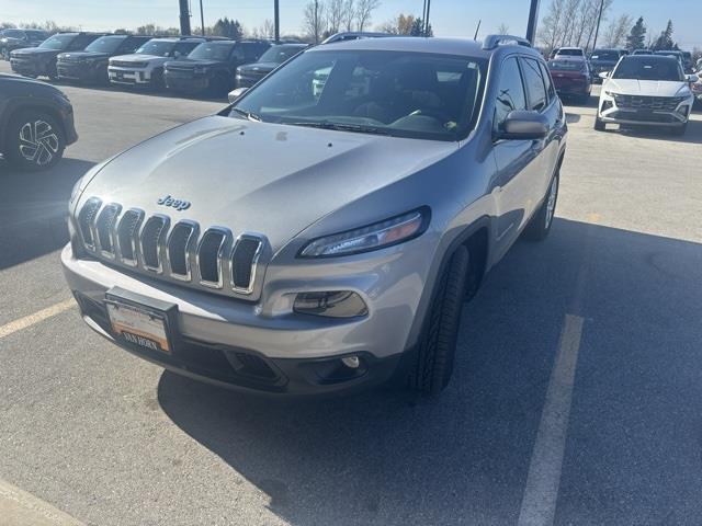 $14000 : Pre-Owned 2015 Cherokee Latit image 9