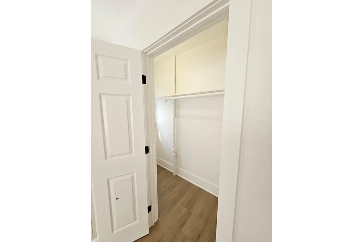 $1795 : Se Renta Long Beach 1 rec image 7