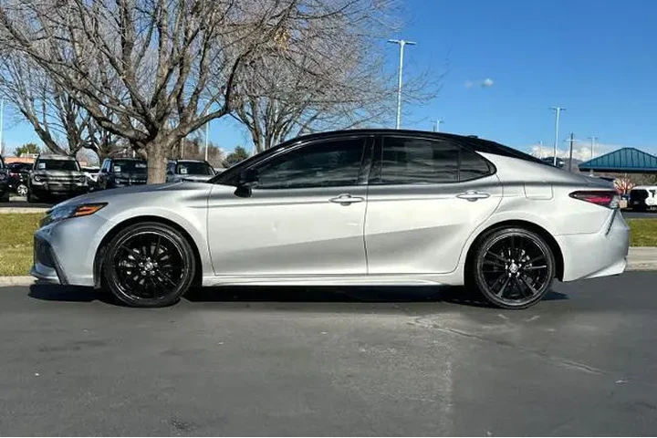 $23995 : Toyota Camry 2021 XSE 4dr Se image 5