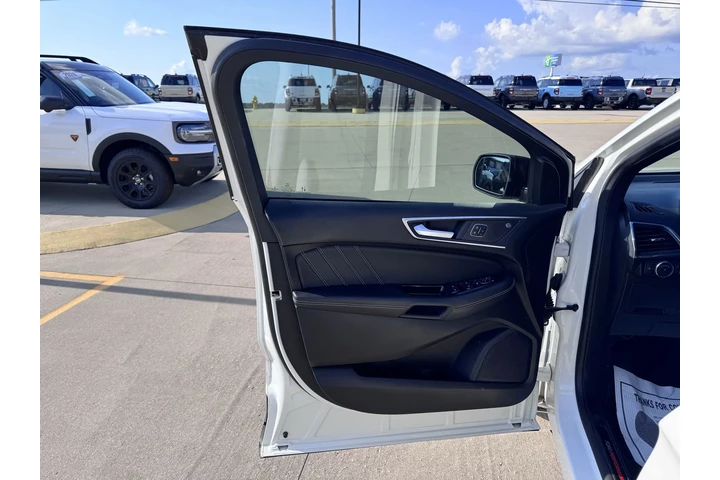 $27999 : 2020 Edge ST SUV V-6 cyl image 7